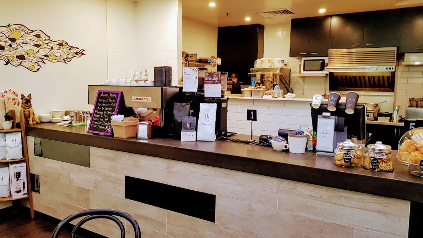 caffe luxxe — Tuggeranong, Canberra