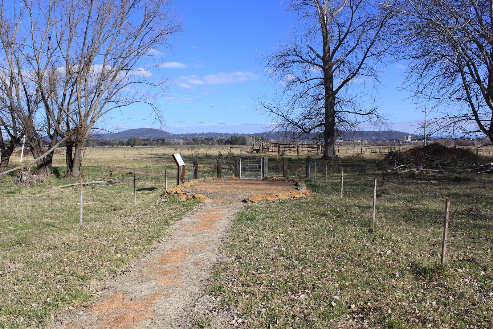 Trench Trail — Fyshwick, Canberra