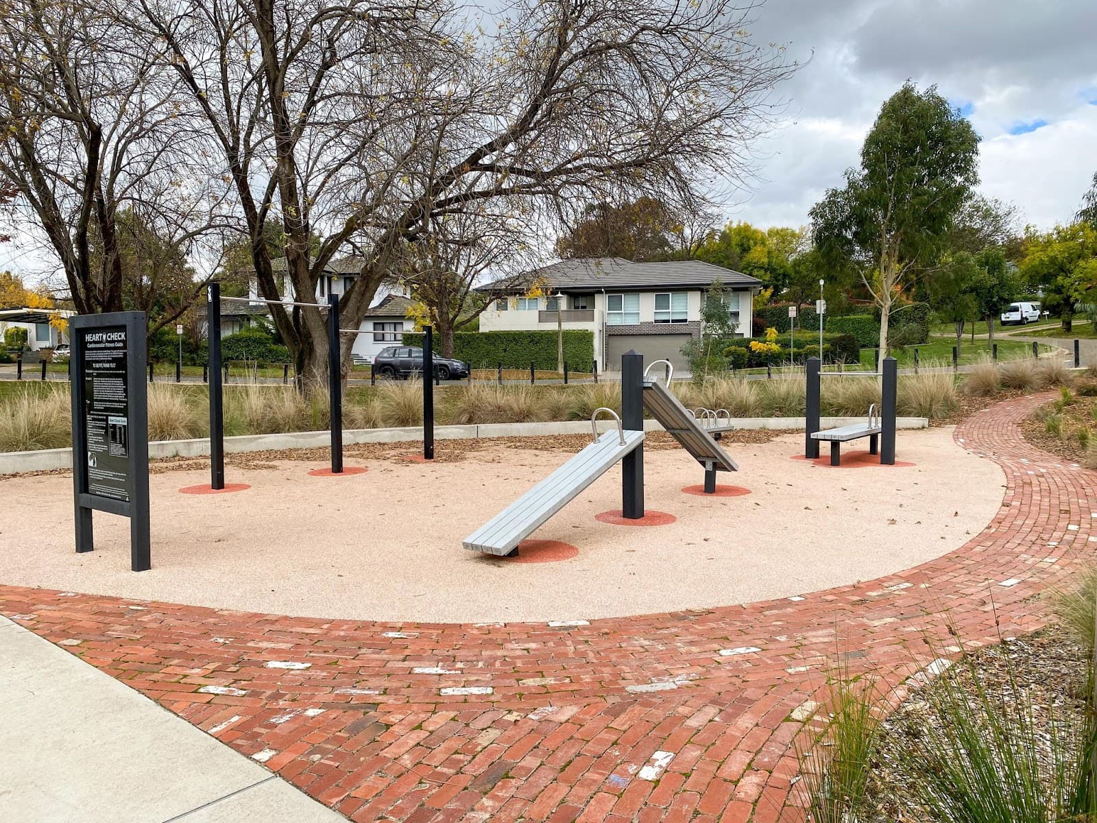 Hassett Park & Playground — Fyshwick, Canberra