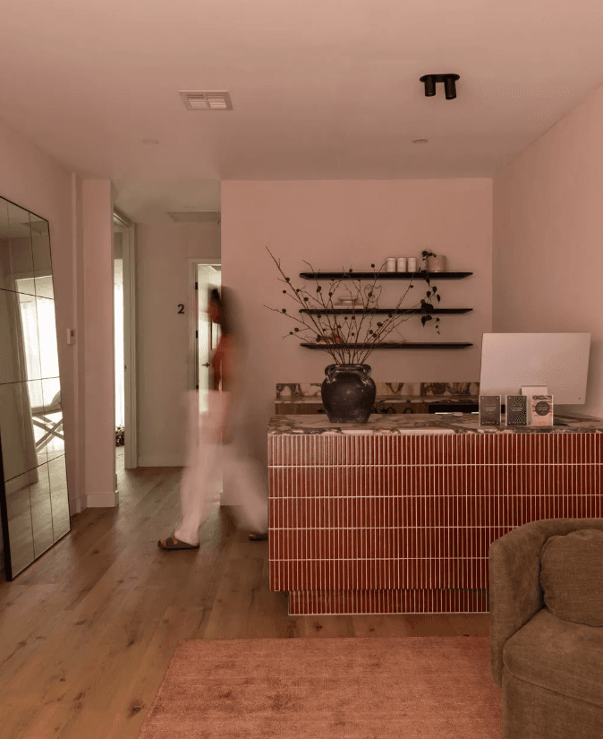 Kuyu Colonics — Braddon, Canberra