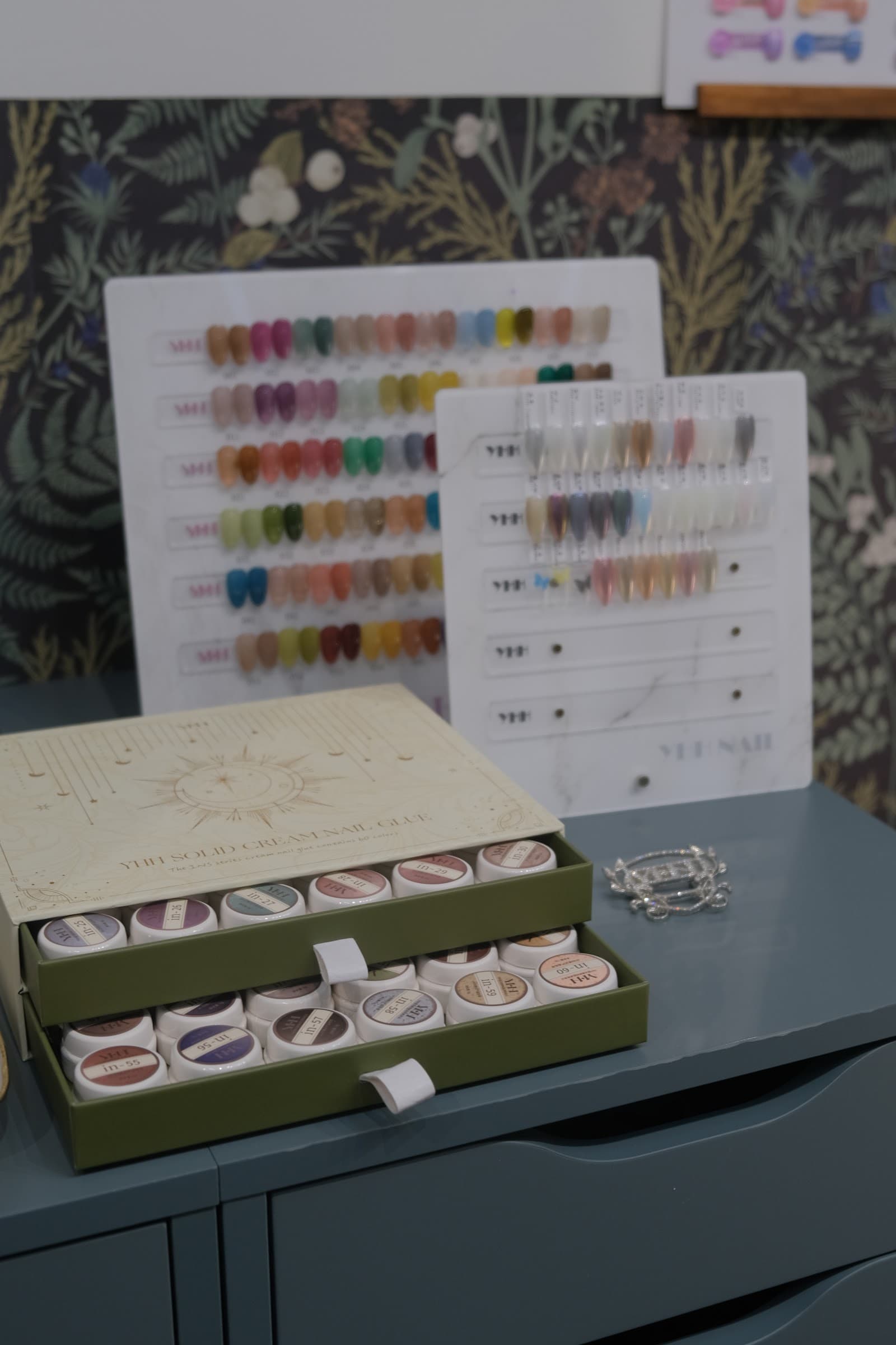 MOONY MASSAGE & MANICURE — Braddon, Canberra