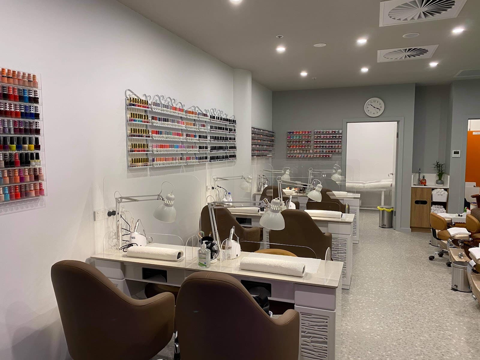 Lotus Nails and spa Kingston ACT — Kingston, Canberra