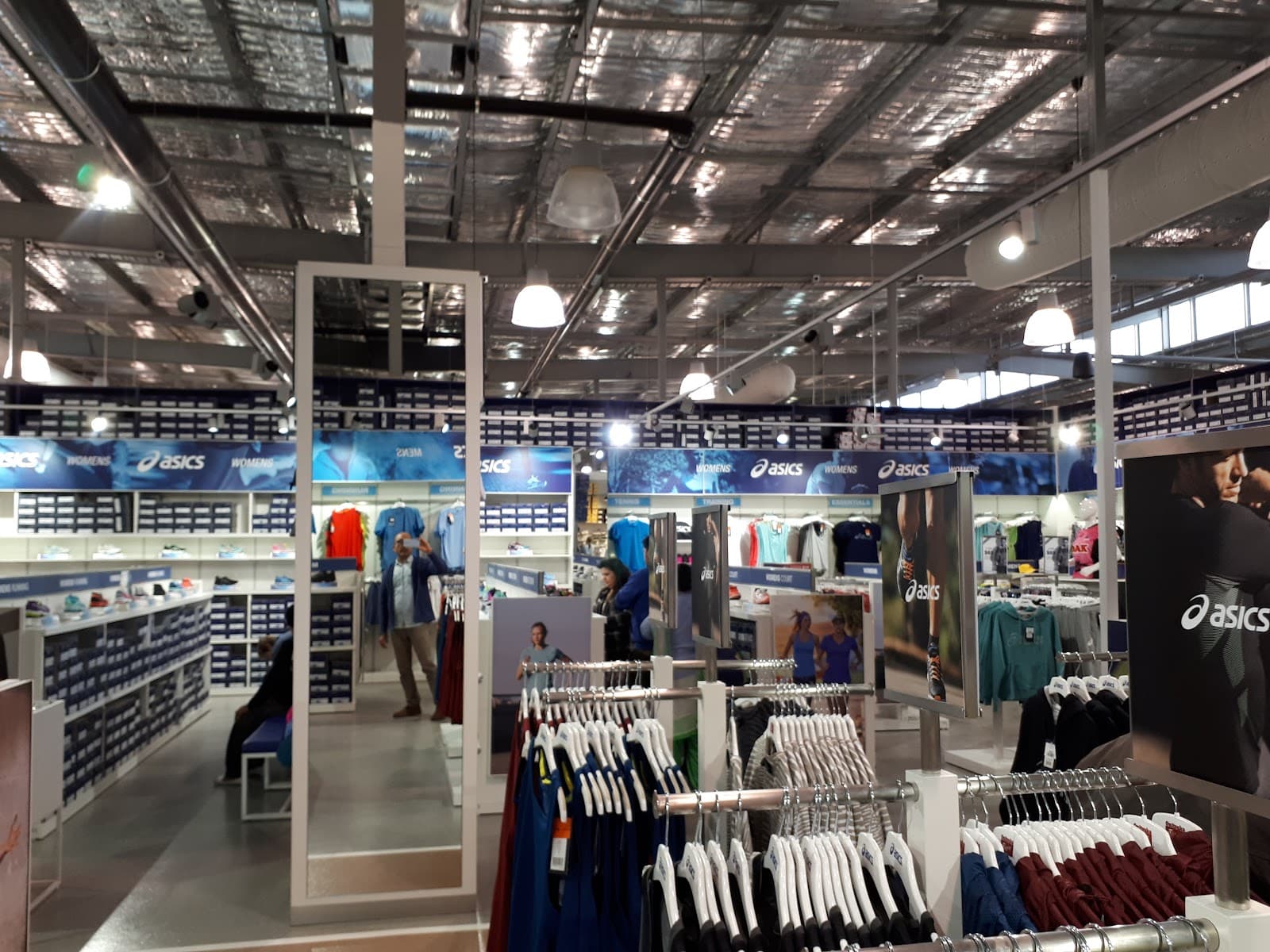 ASICS Canberra Factory Outlet — Fyshwick, Canberra