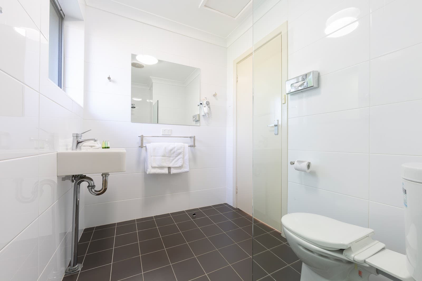 Forrest Hotel and Apartments Canberra — Tuggeranong, Canberra