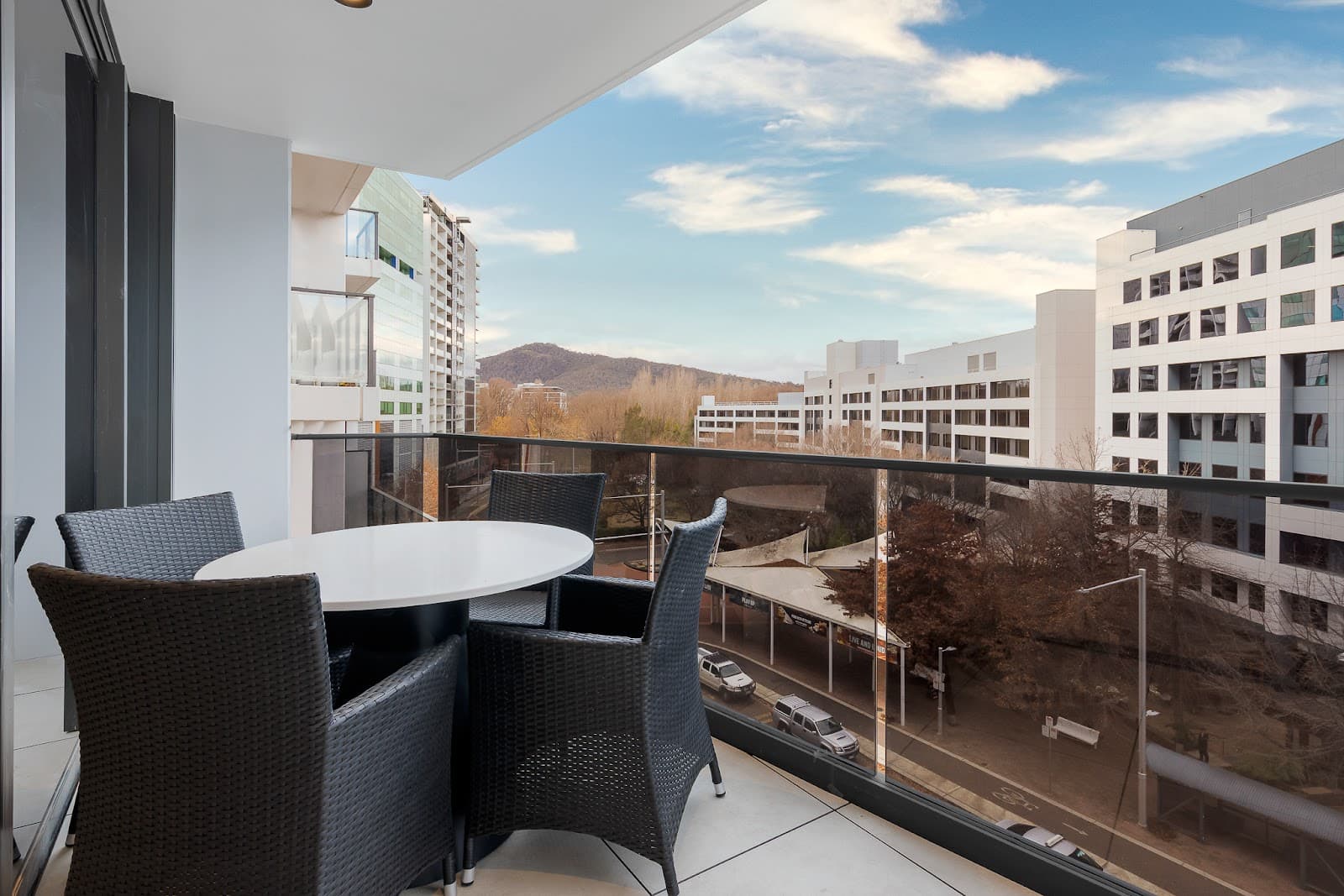 Meriton Suites Canberra — Civic, Canberra