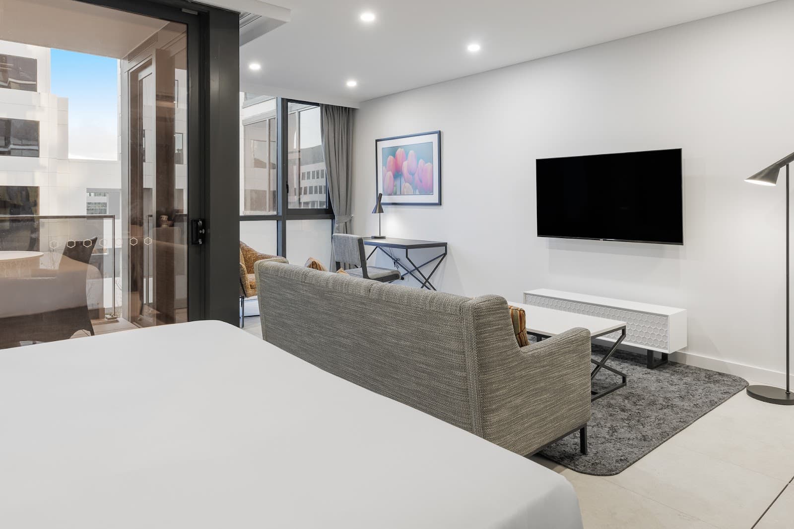 Meriton Suites Canberra — Civic, Canberra