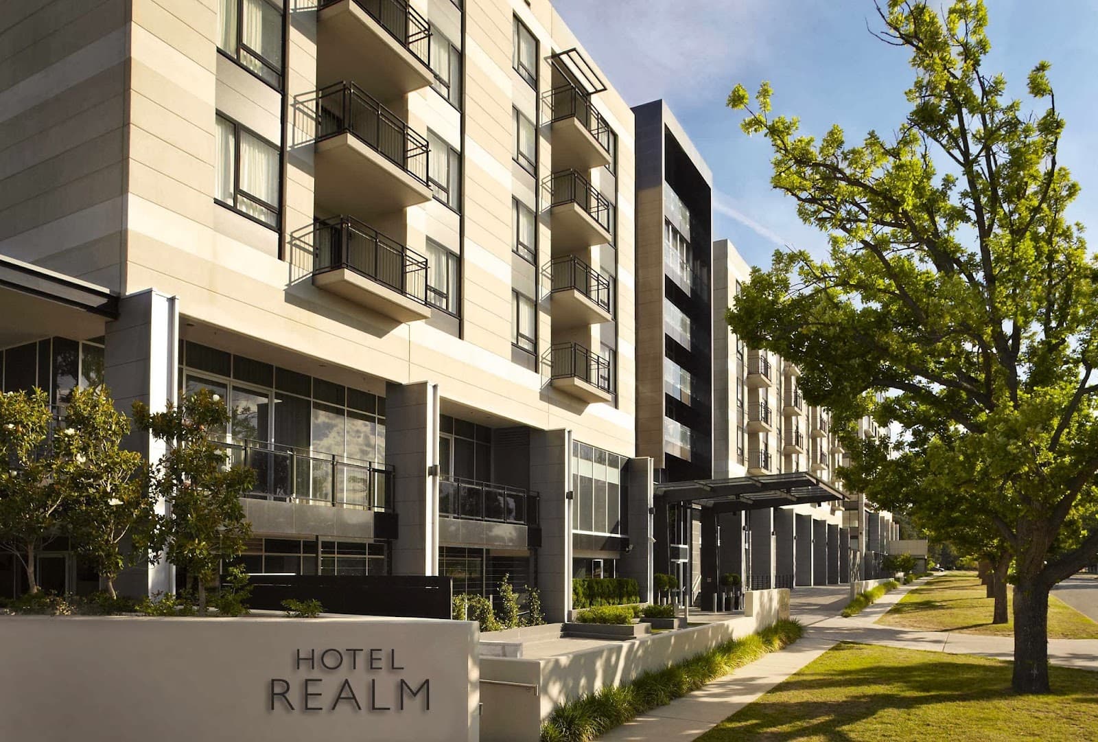 Hotel Realm — Fyshwick, Canberra