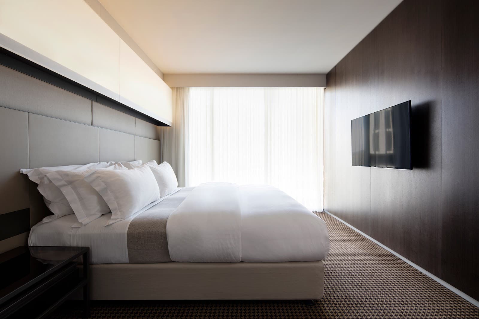 Hotel Realm — Fyshwick, Canberra