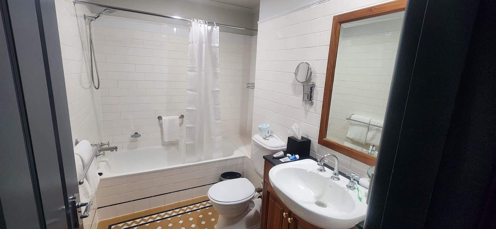 Brassey Hotel — Tuggeranong, Canberra
