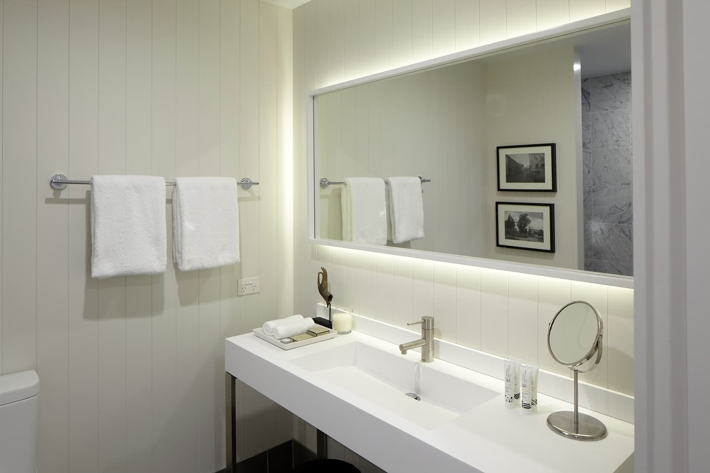 Burbury Hotel Canberra — Fyshwick, Canberra