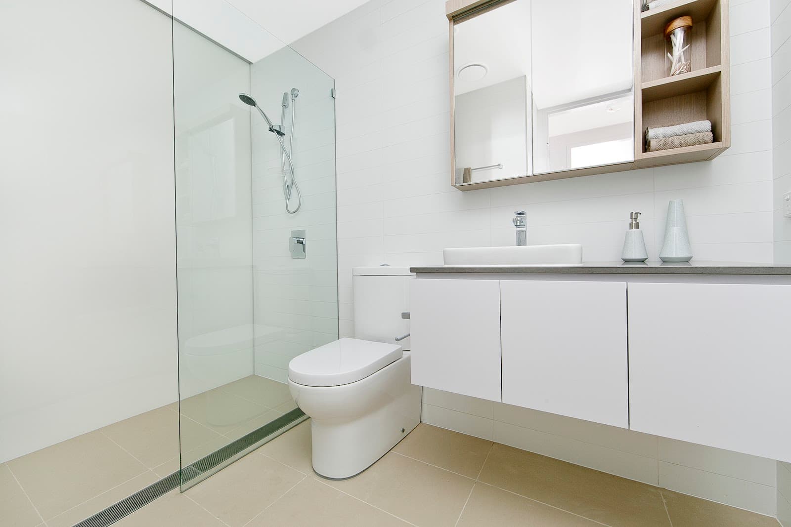 City Style Executive Apartments - BELCONNEN — Belconnen, Canberra