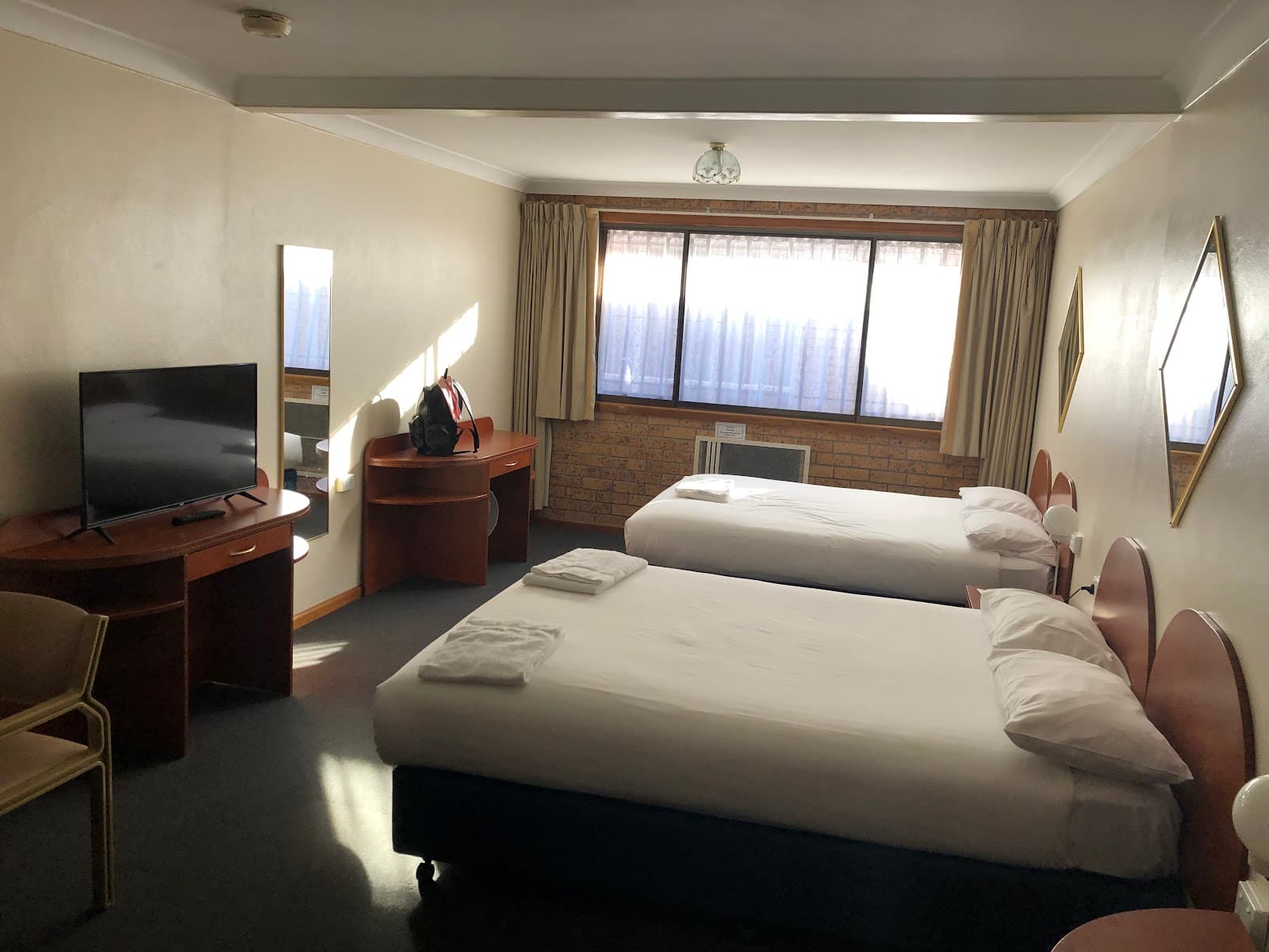 Canberra Lyneham Motor Inn — Gungahlin, Canberra