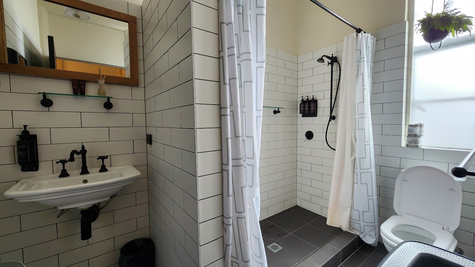 Hotel Queanbeyan — Tuggeranong, Canberra