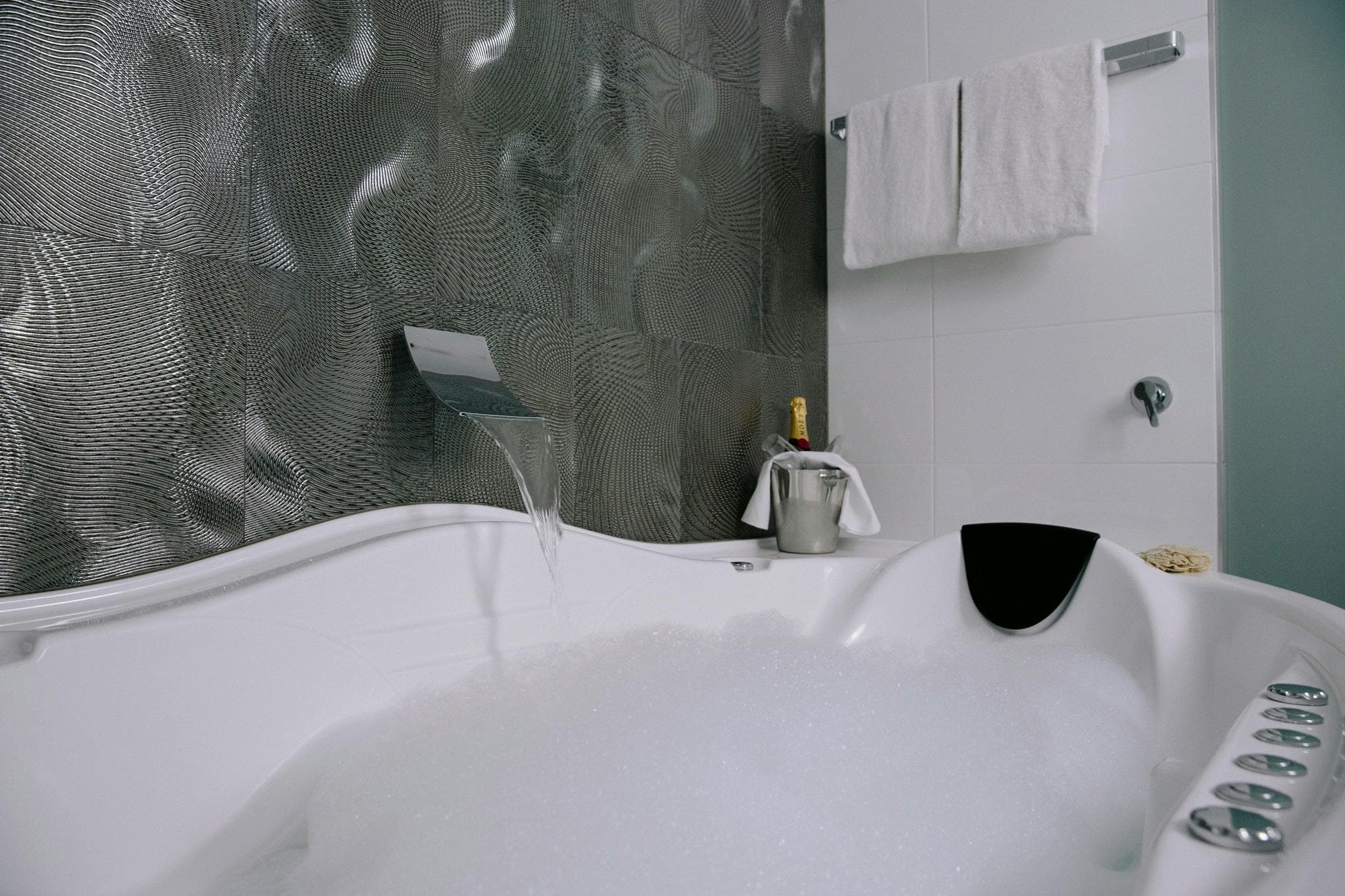 Avenue Hotel Canberra